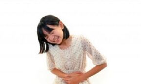 Abdominal pain in a girl with a worm impairment
